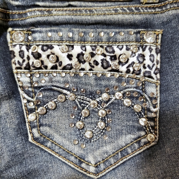 L.A.Idol Edgy Capris Denim - Picture 3 of 12